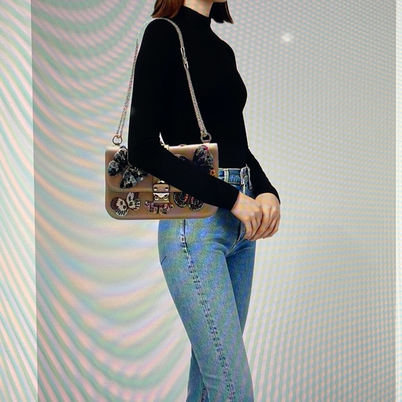 Valentino butterfly medium shoulder bag. Beige with beaded butterfly’s! - Picture 6 of 12